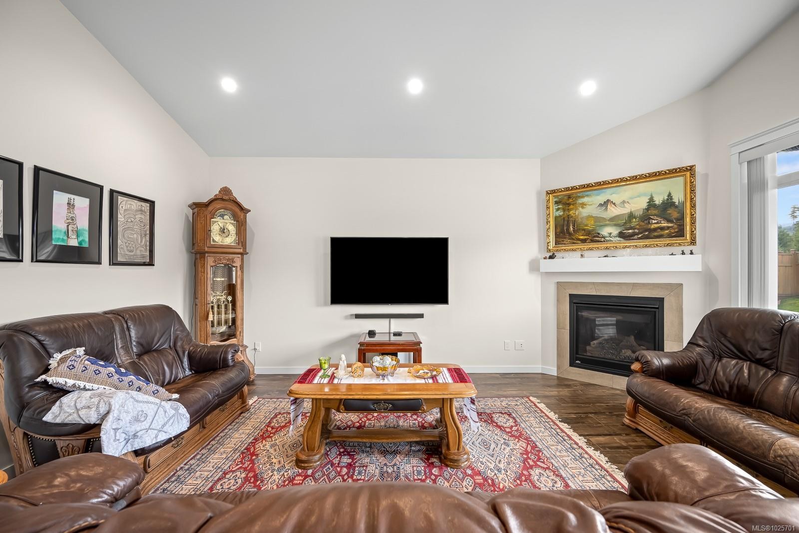 2479 Kentmere Ave, Cumberland, BC