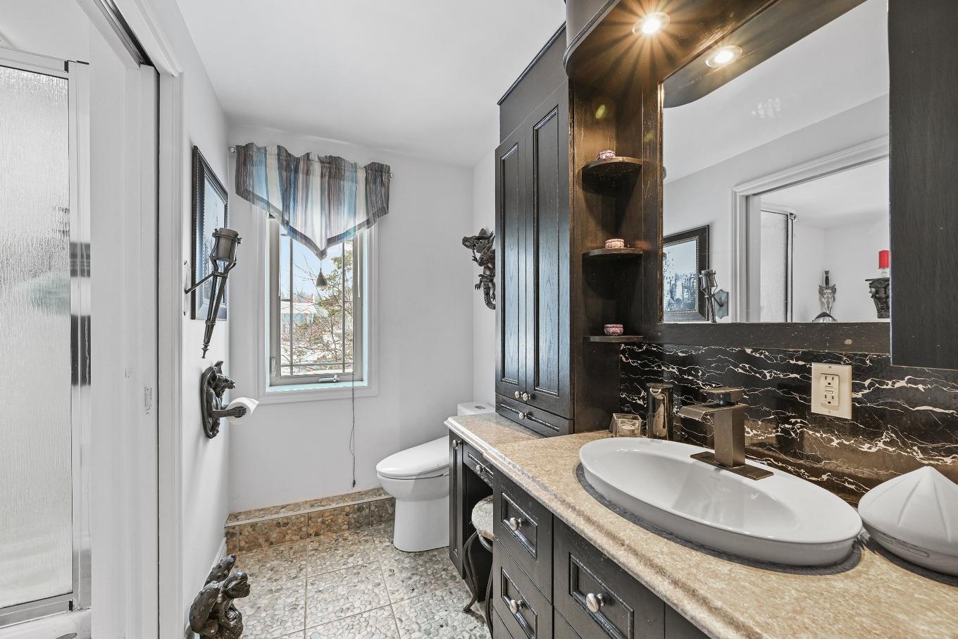 Salle de bains - 132 Rue Lorraine, Saint-Jean-Sur-Richelieu, QC - Indoor Photo Showing Bathroom