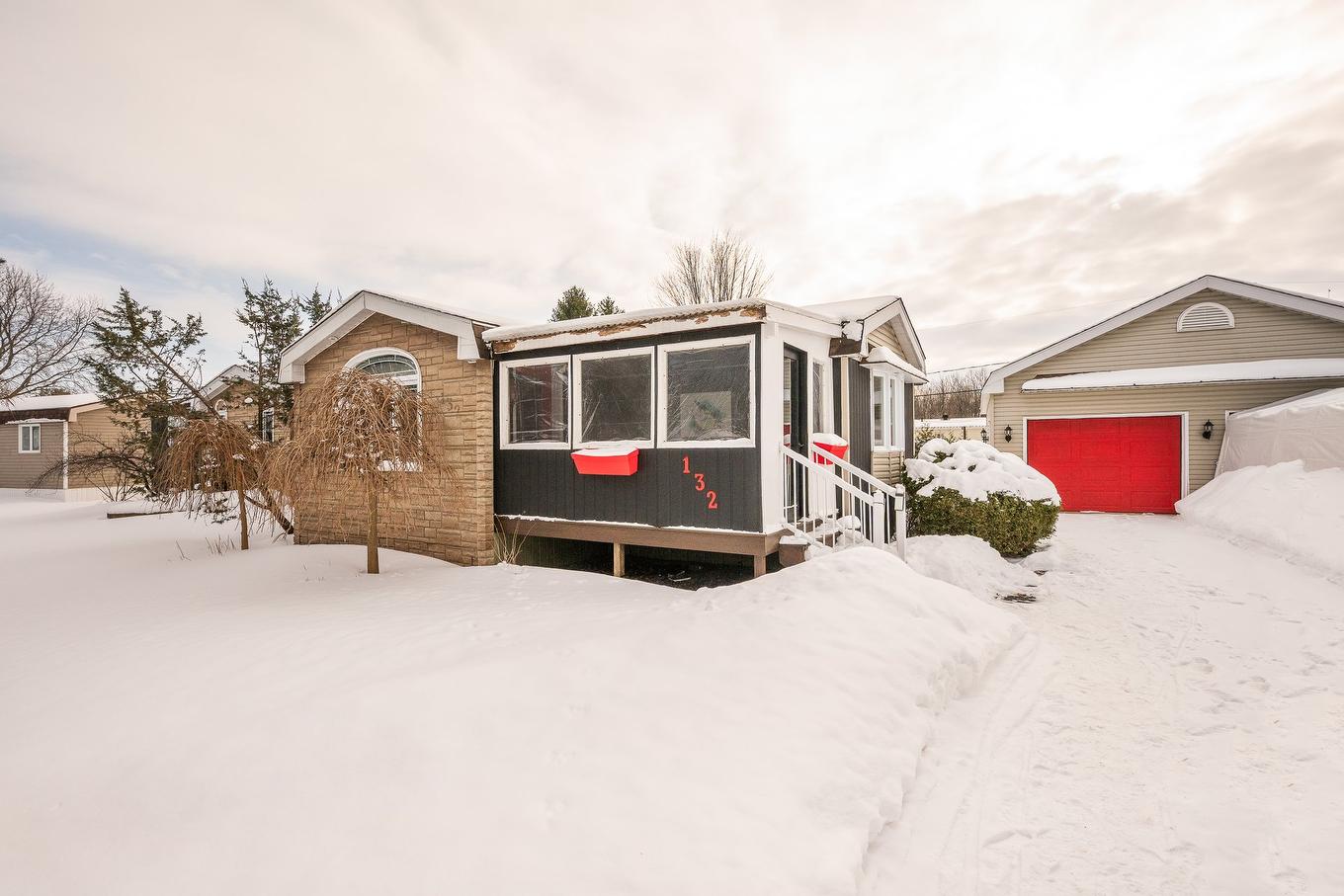 Façade - 132 Rue Lorraine, Saint-Jean-Sur-Richelieu, QC - Outdoor