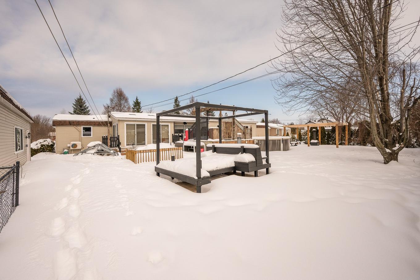 Face arrière - 132 Rue Lorraine, Saint-Jean-Sur-Richelieu, QC - Outdoor