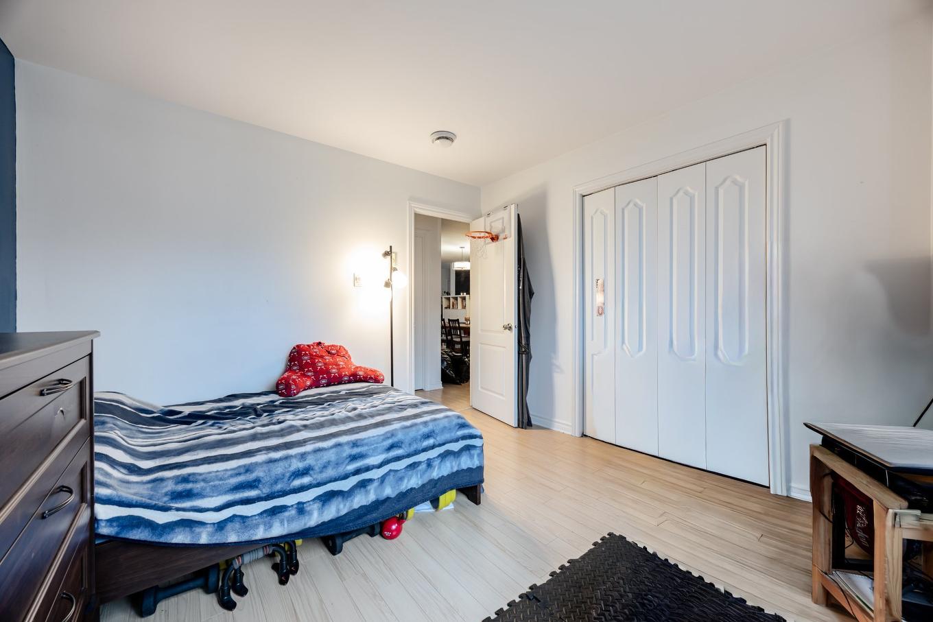 Chambre à coucher - 2-5625 Rue Condor, Brossard, QC - Indoor Photo Showing Bedroom