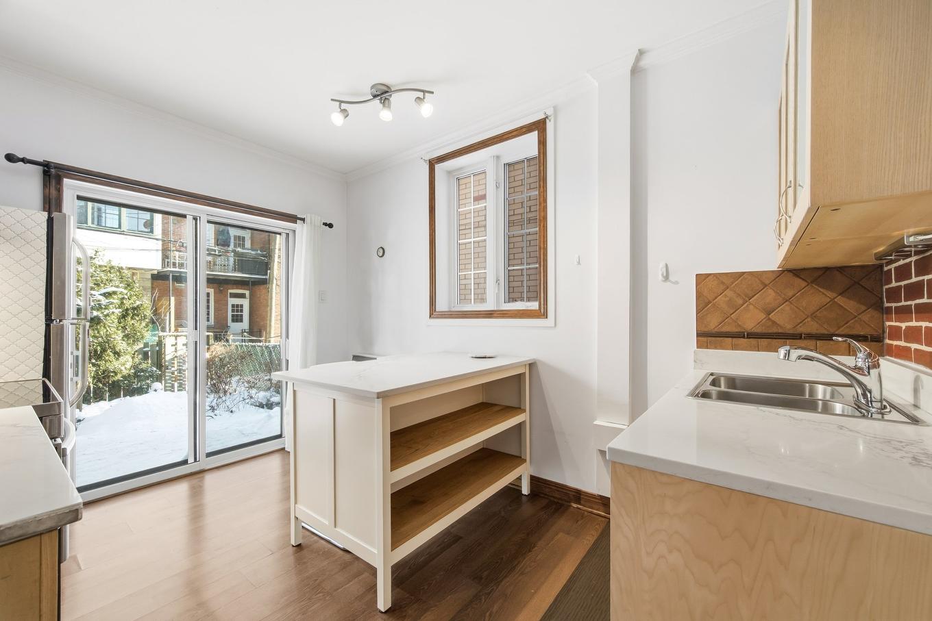 Kitchen - 2289 Av. De Clifton, Montréal (Côte-Des-Neiges/Notre-Dame-De-Grâce), QC - Indoor