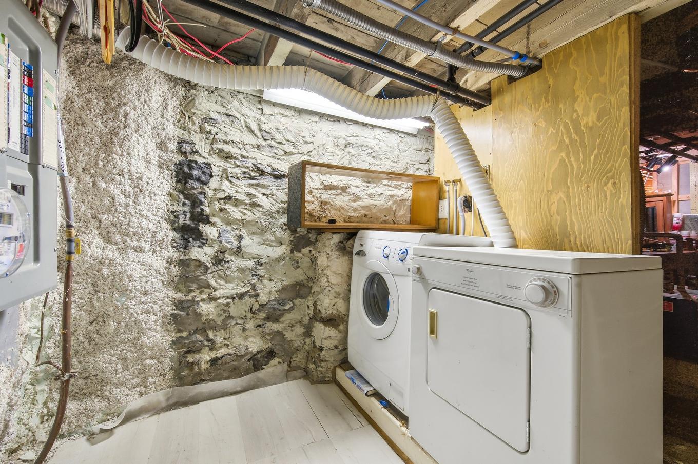 Laundry room - 2289 Av. De Clifton, Montréal (Côte-Des-Neiges/Notre-Dame-De-Grâce), QC - Indoor Photo Showing Laundry Room