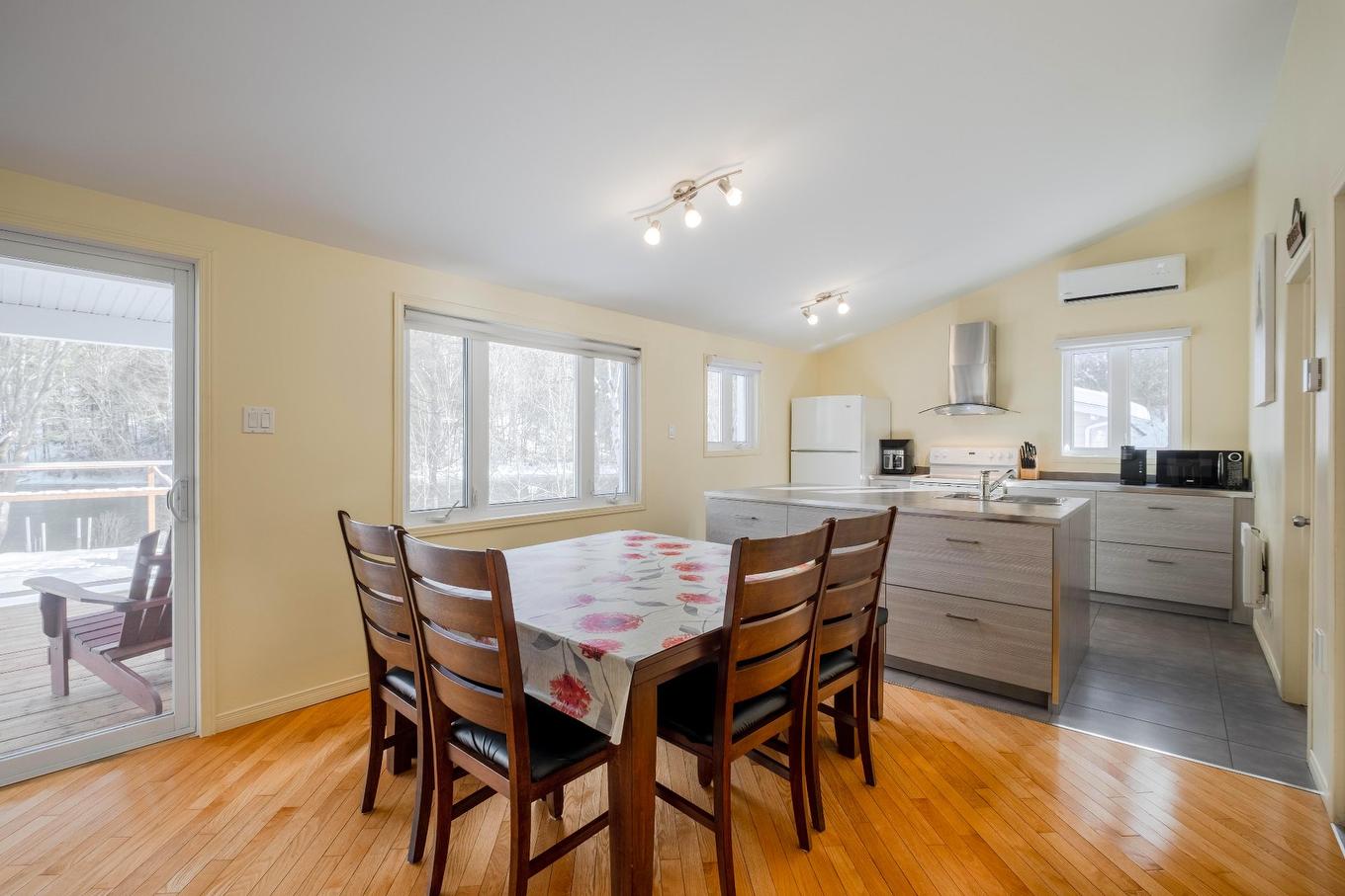 Salle à manger - 6970 Rue Émery-Fontaine, Sherbrooke (Brompton/Rock Forest/Saint-Élie/Deauville), QC - Indoor Photo Showing Dining Room