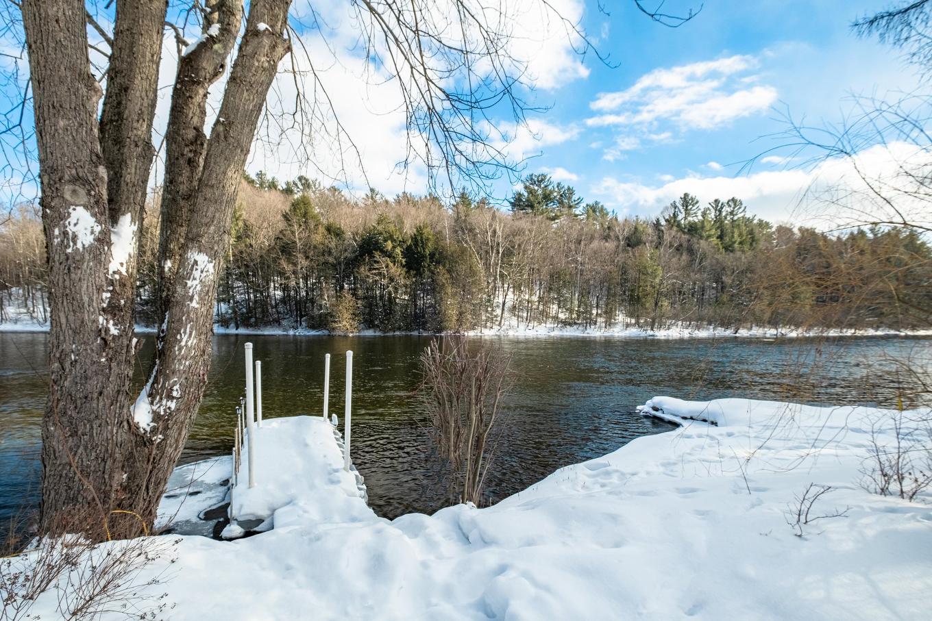 Bord de l'eau - 6970 Rue Émery-Fontaine, Sherbrooke (Brompton/Rock Forest/Saint-Élie/Deauville), QC - Outdoor With Body Of Water With View