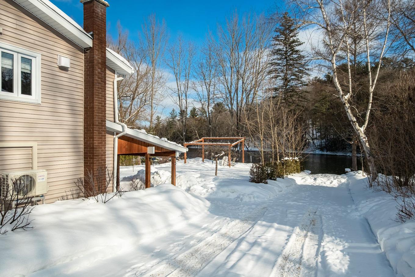 Stationnement - 6970 Rue Émery-Fontaine, Sherbrooke (Brompton/Rock Forest/Saint-Élie/Deauville), QC - Outdoor