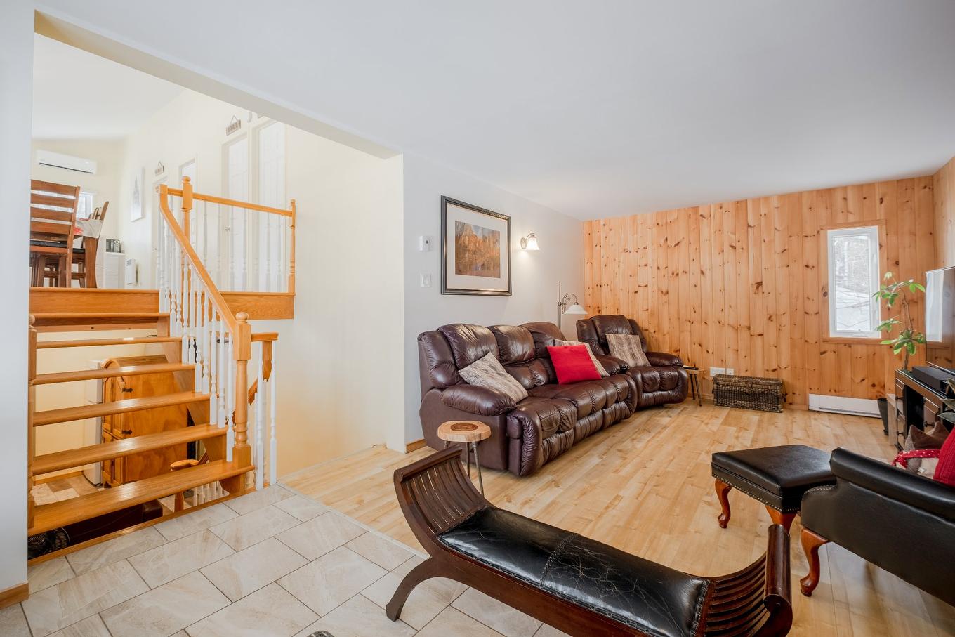 Salon - 6970 Rue Émery-Fontaine, Sherbrooke (Brompton/Rock Forest/Saint-Élie/Deauville), QC - Indoor Photo Showing Living Room