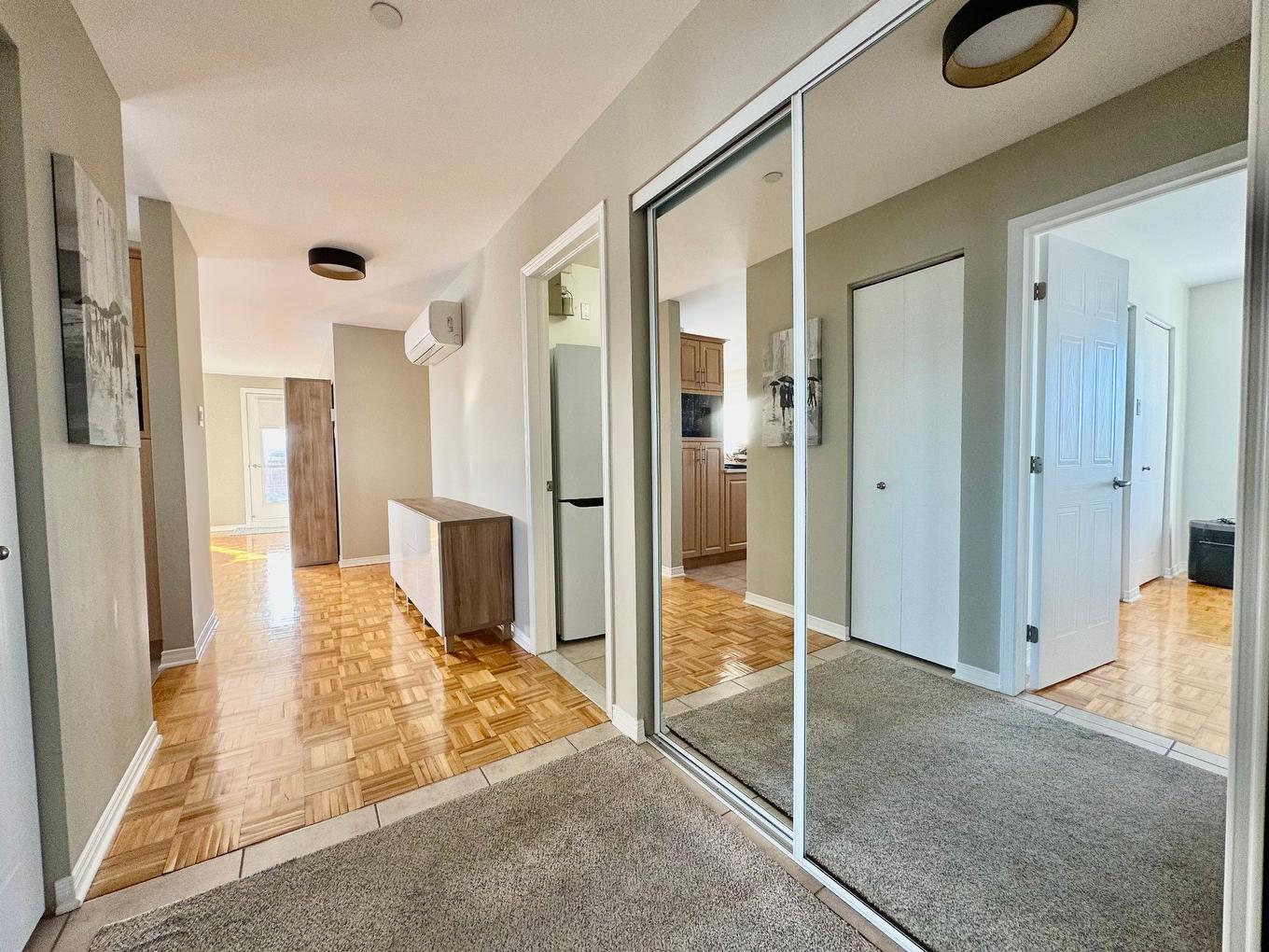 Hall d'entrée/Vestibule - 403-5200 Boul. Des Sources, Montréal (Pierrefonds-Roxboro), QC - Indoor Photo Showing Other Room