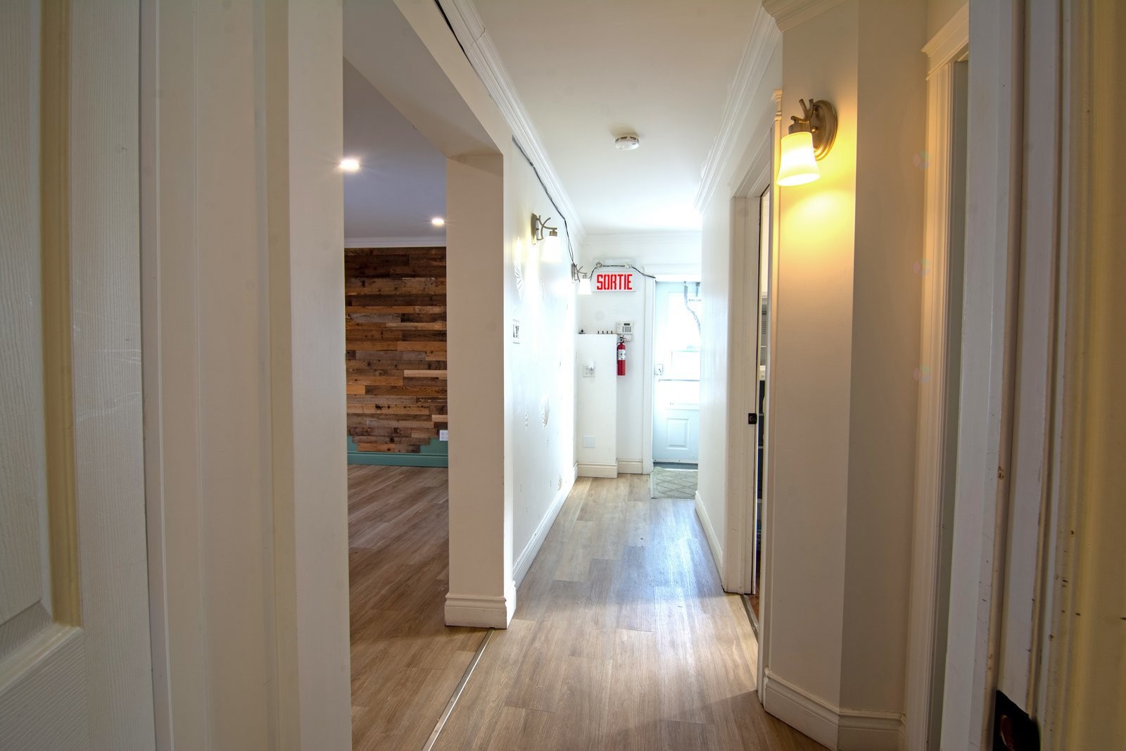 Passageway - 640 Rue Bernard-Pilon, Mcmasterville, QC - Indoor Photo Showing Other Room