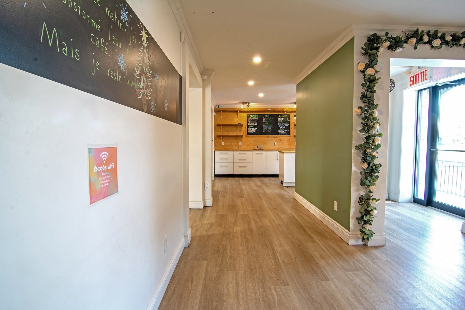 Passageway - 640 Rue Bernard-Pilon, Mcmasterville, QC - Indoor Photo Showing Other Room