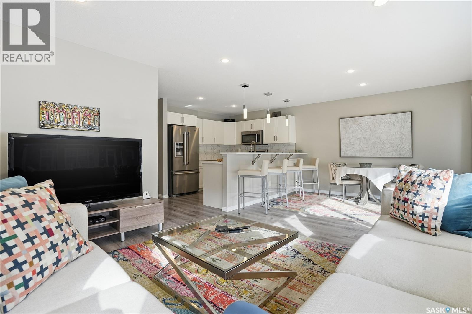341 4000 Sandhill Crescent, Regina, SK - Indoor Photo Showing Living Room