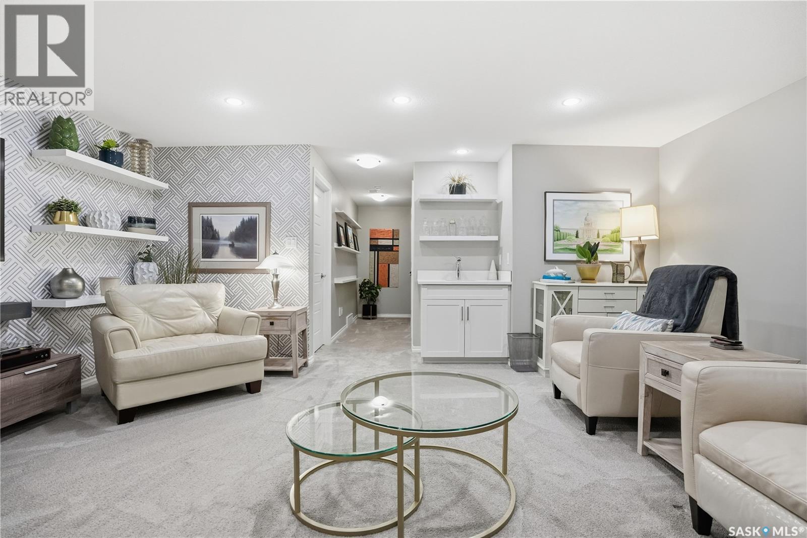 341 4000 Sandhill Crescent, Regina, SK - Indoor Photo Showing Living Room