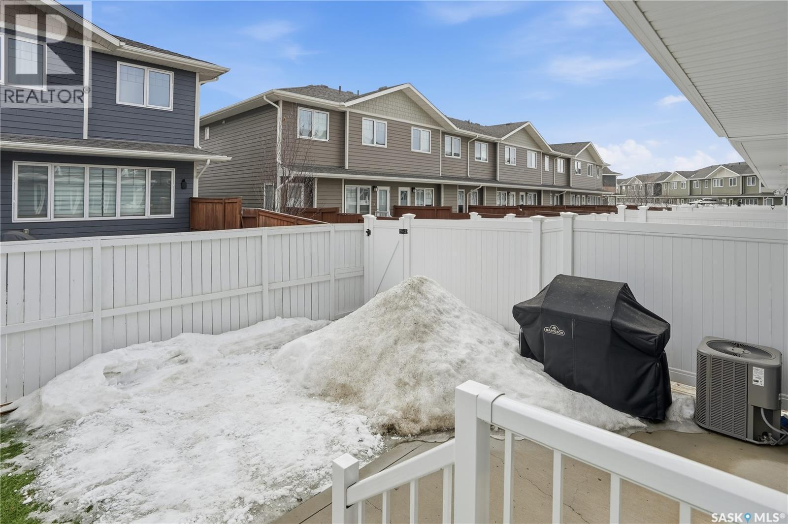 341 4000 Sandhill Crescent, Regina, SK - Outdoor