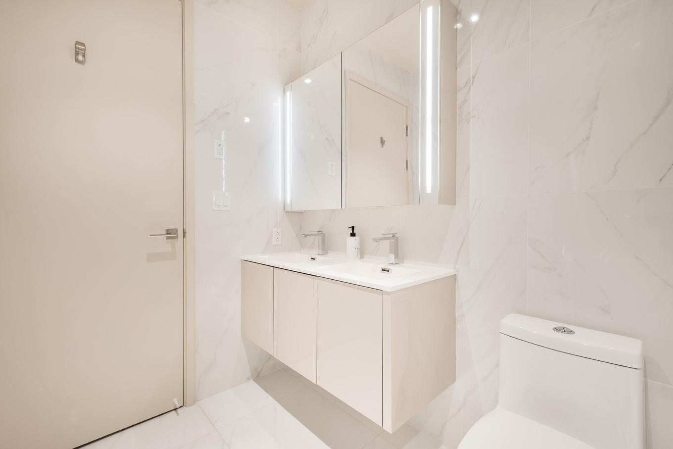 Bathroom - 3802-1188 Av. Union, Montréal (Ville-Marie), QC - Indoor Photo Showing Bathroom