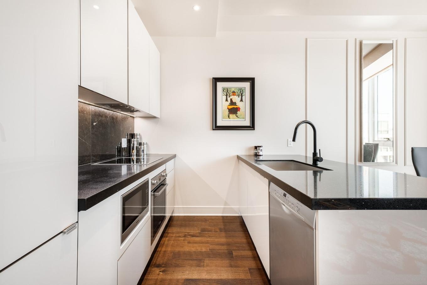 Kitchen - 3802-1188 Av. Union, Montréal (Ville-Marie), QC - Indoor Photo Showing Kitchen With Upgraded Kitchen