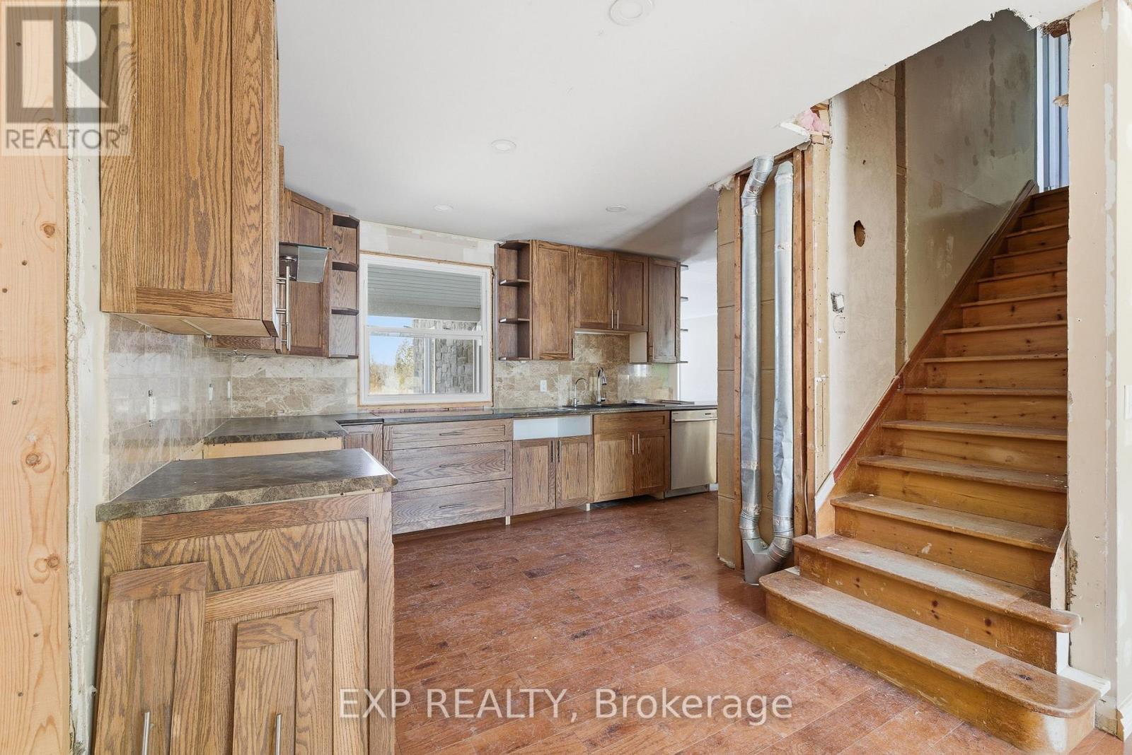 14 Athlone Road, Cambridge, ON - Indoor Photo Showing Kitchen