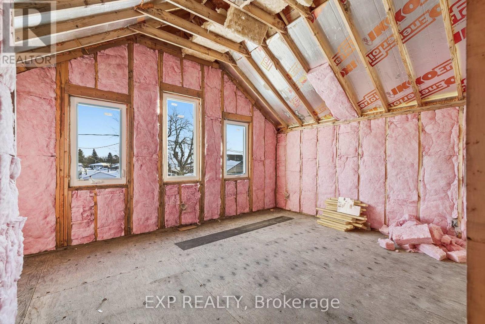 14 Athlone Road, Cambridge, ON - Indoor