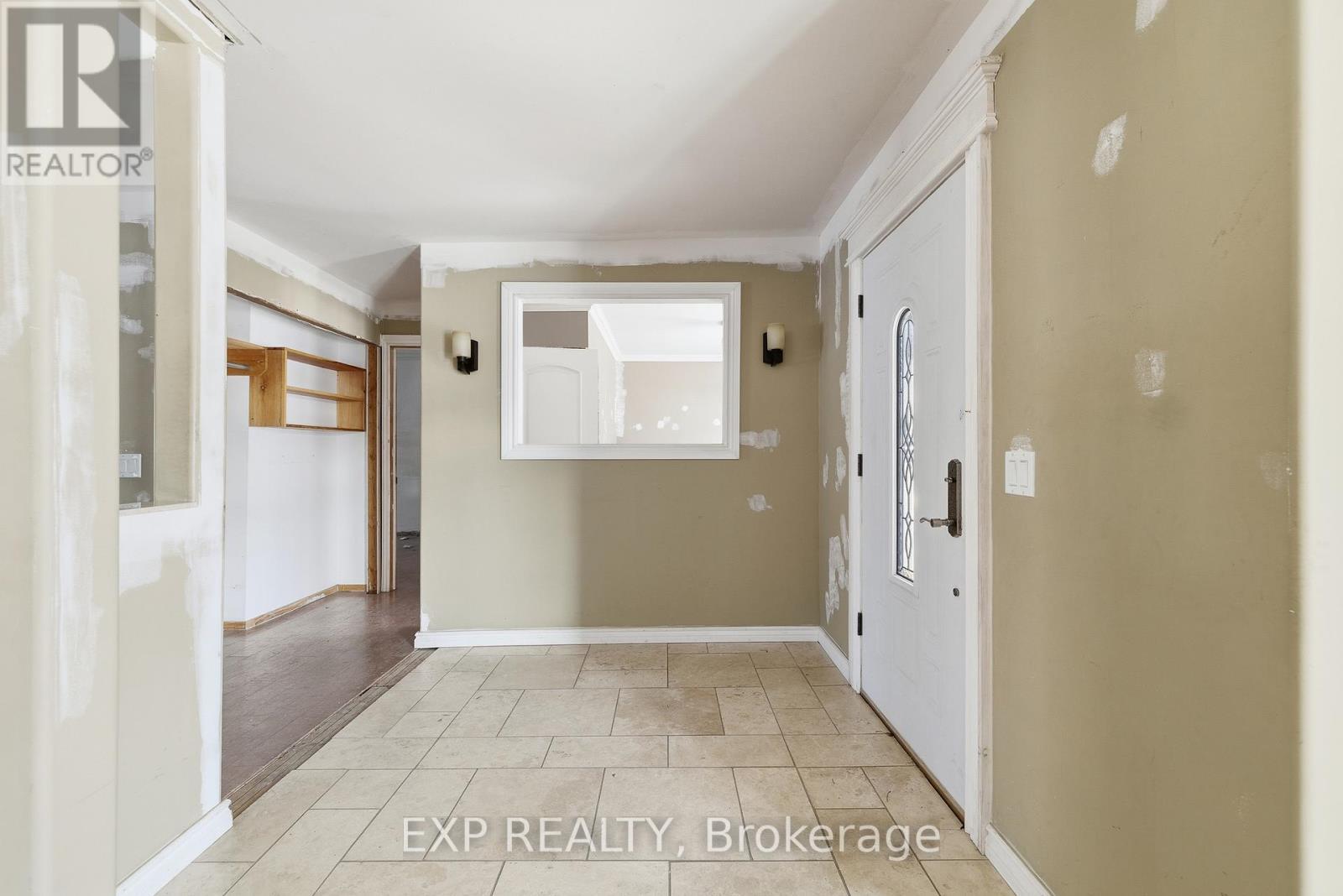 14 Athlone Road, Cambridge, ON - Indoor Photo Showing Other Room