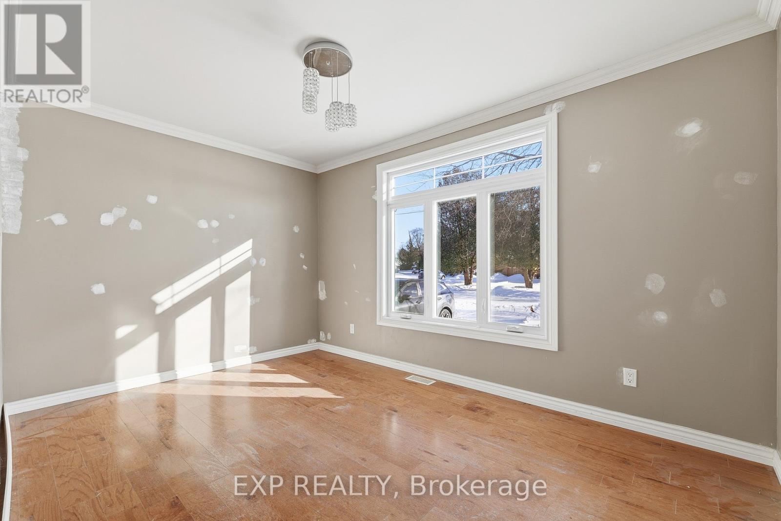 14 Athlone Road, Cambridge, ON - Indoor Photo Showing Other Room