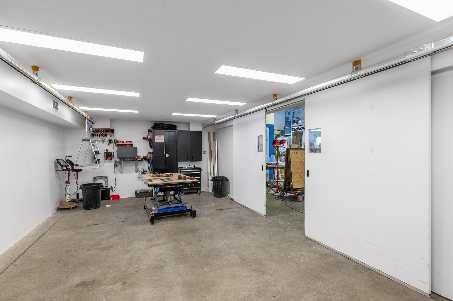 Atelier - 660 Rue De L'Argon, Québec (Charlesbourg), QC - Indoor Photo Showing Garage