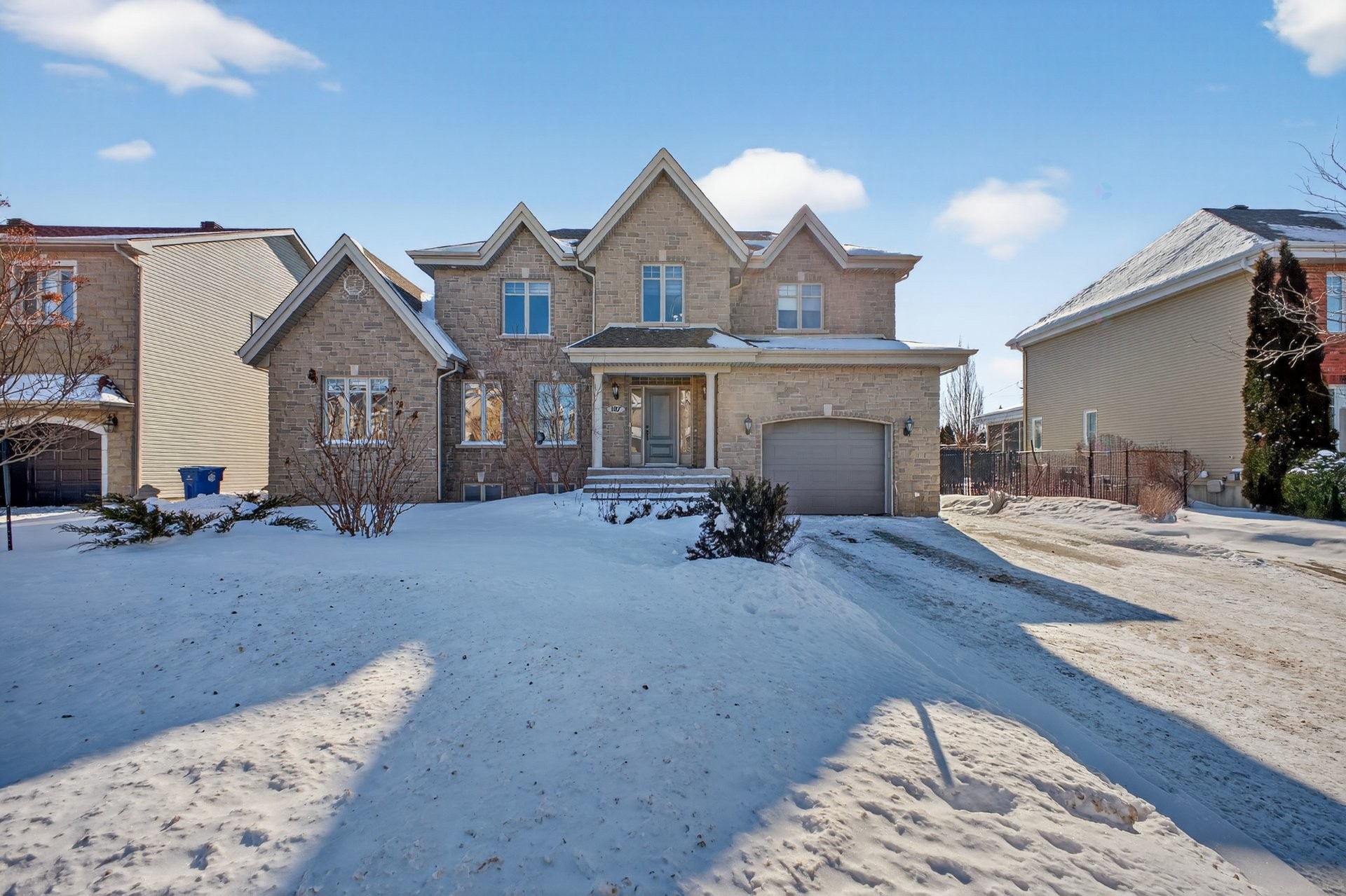 Façade - 107 Rue Thibert, Saint-Constant, QC - Outdoor With Facade