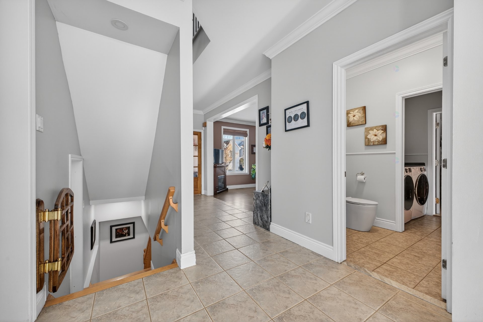 Corridor - 107 Rue Thibert, Saint-Constant, QC - Indoor Photo Showing Other Room