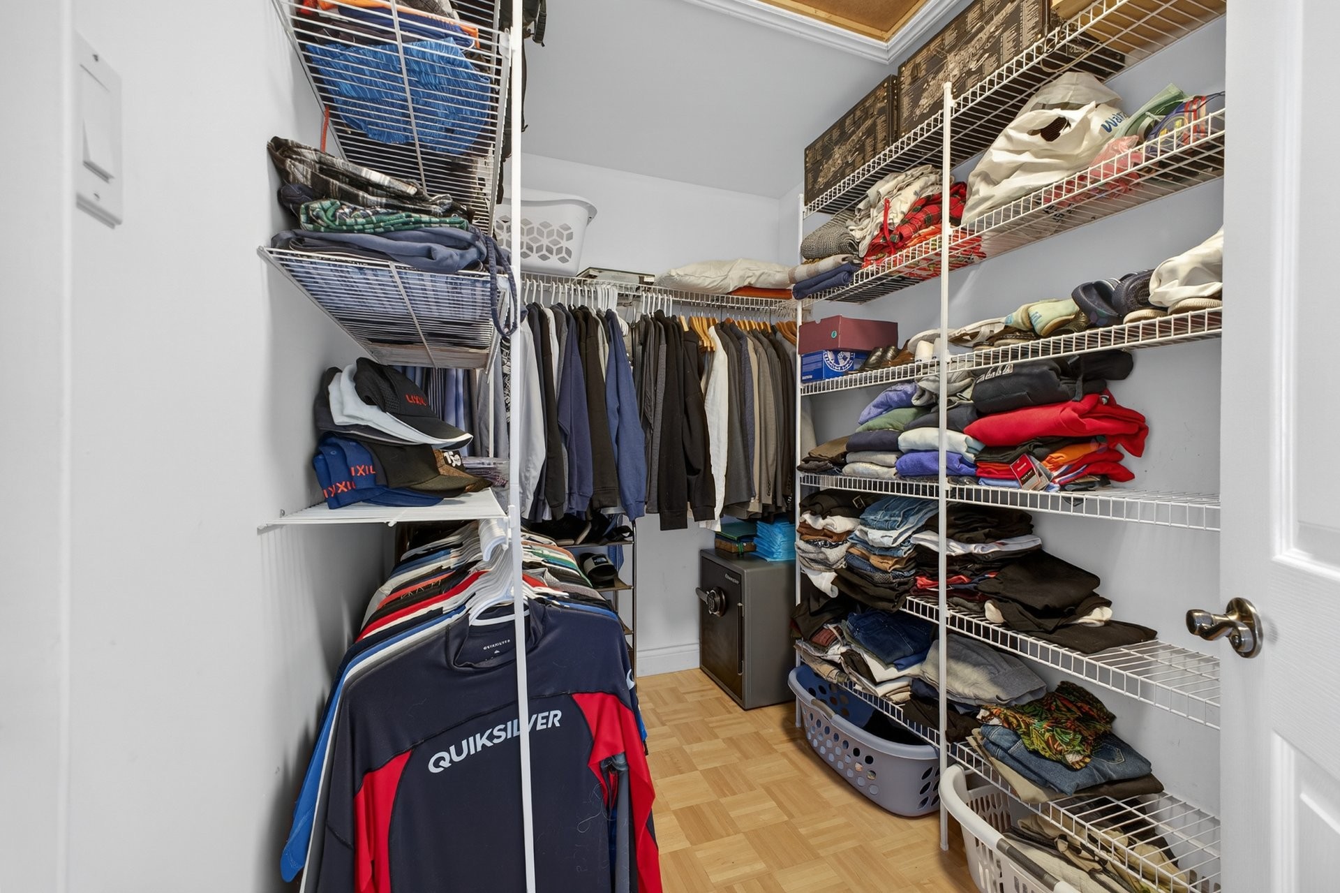 Penderie (Walk-in) - 107 Rue Thibert, Saint-Constant, QC - Indoor With Storage