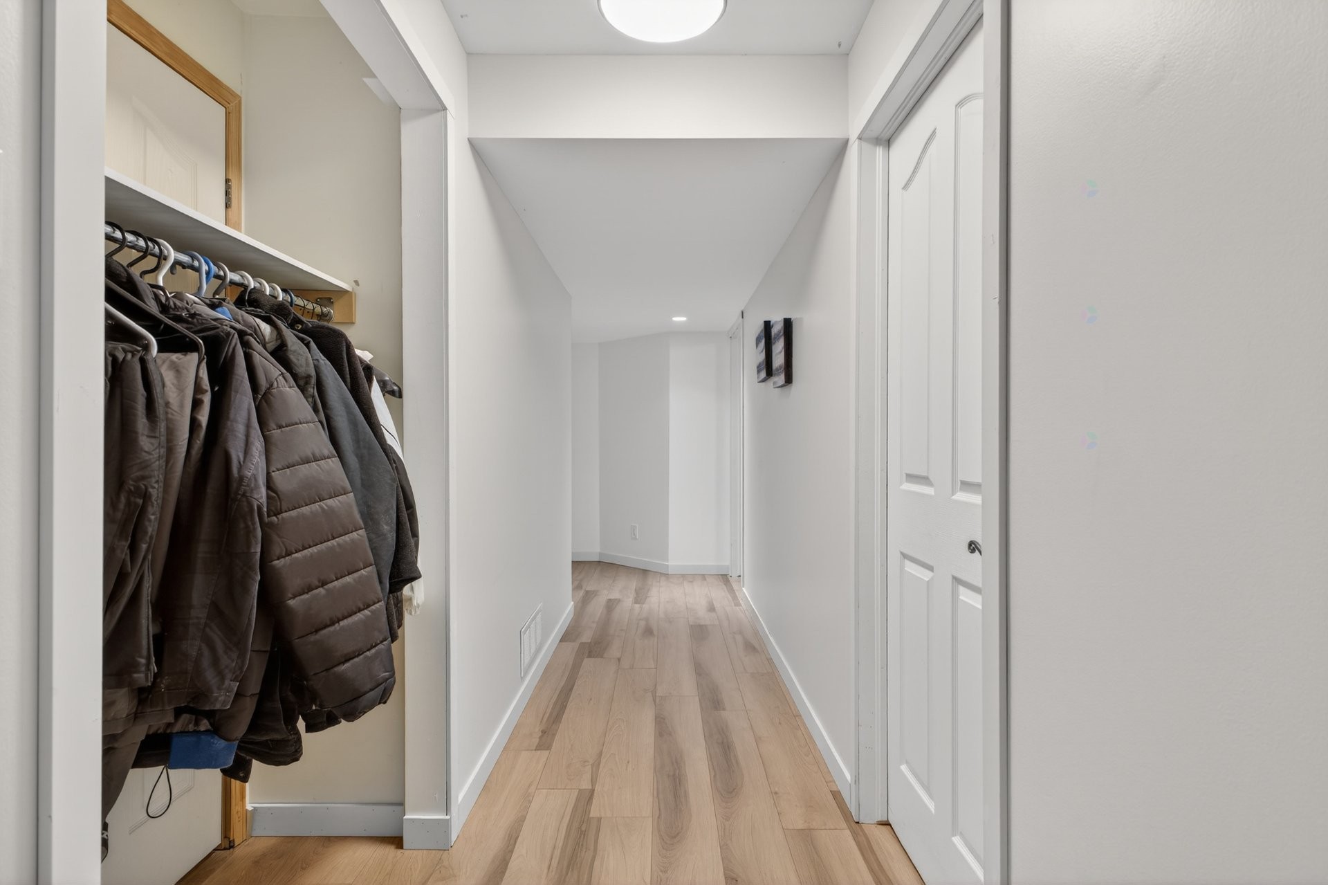 Corridor - 107 Rue Thibert, Saint-Constant, QC - Indoor With Storage