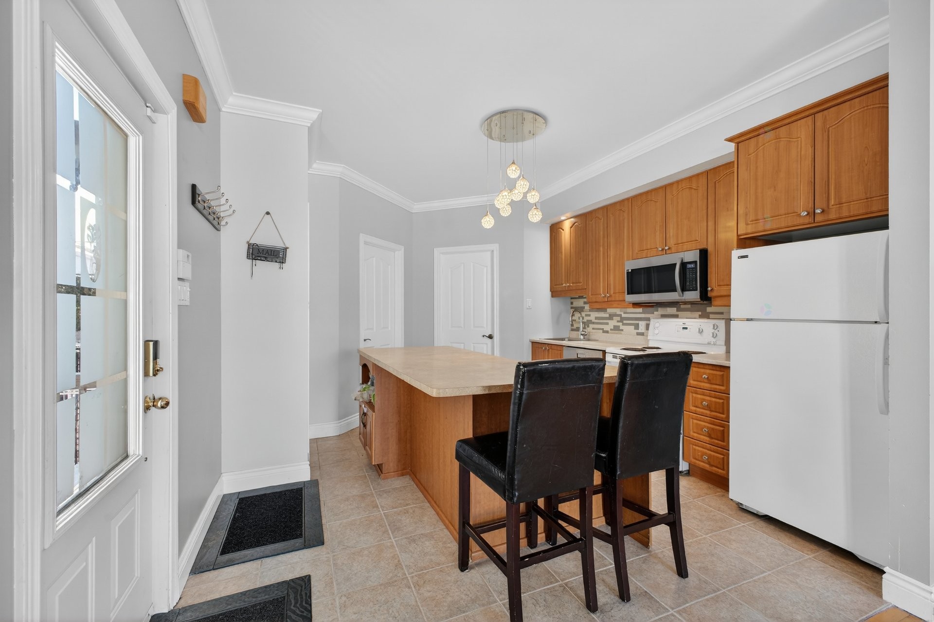 Cuisine - 107 Rue Thibert, Saint-Constant, QC - Indoor Photo Showing Kitchen
