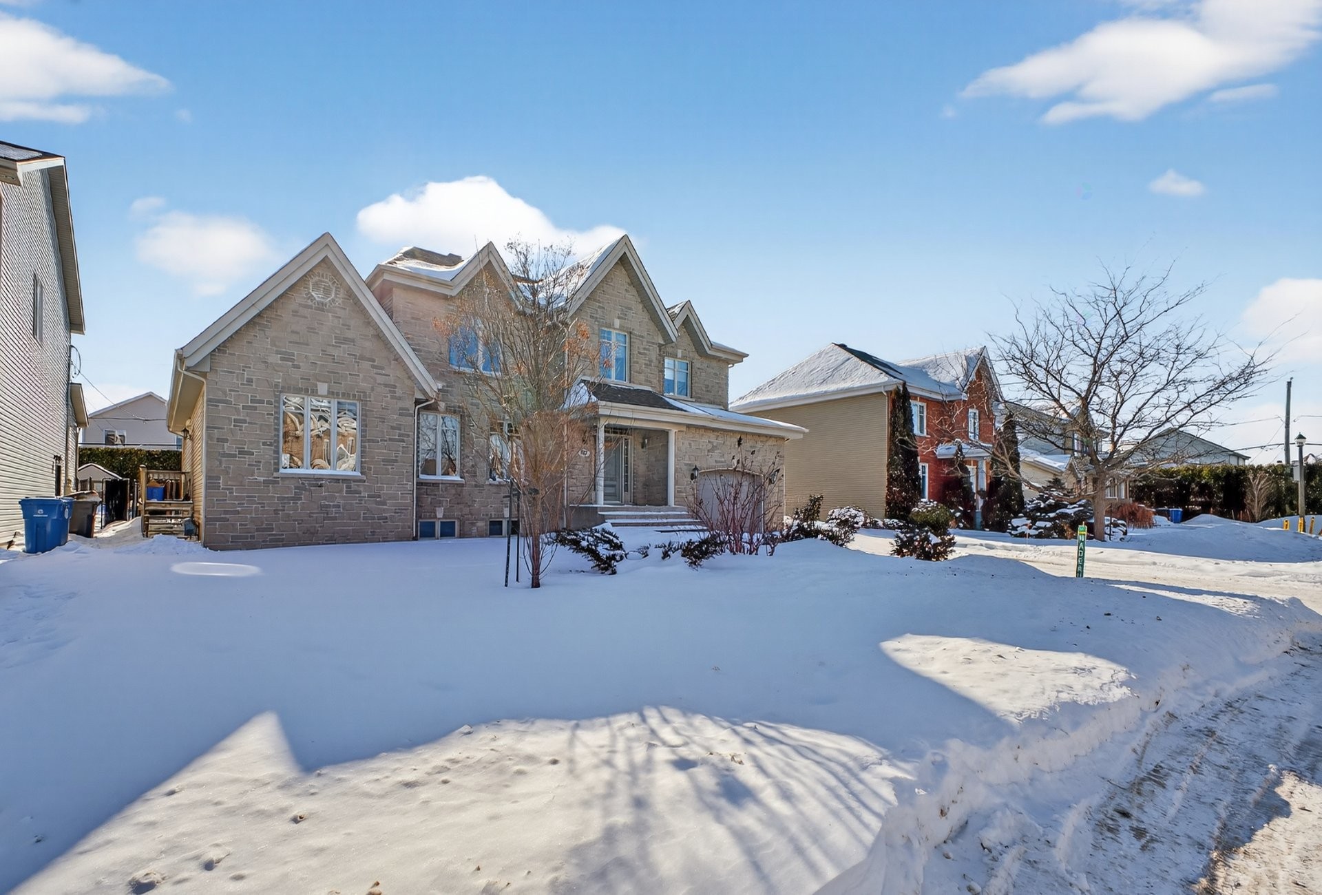 Façade - 107 Rue Thibert, Saint-Constant, QC - Outdoor