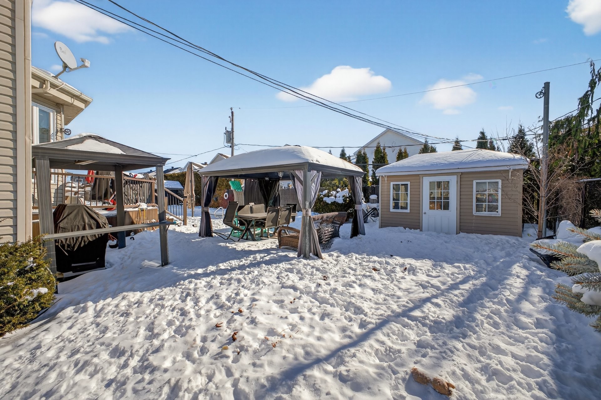 Cour - 107 Rue Thibert, Saint-Constant, QC - Outdoor