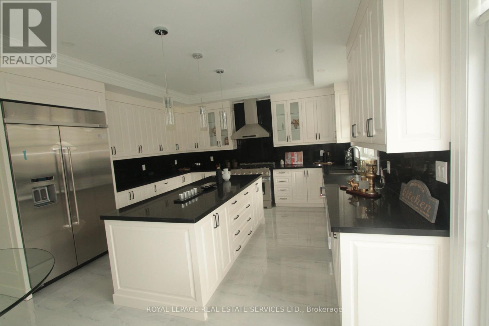 1204 Argreen Road, Mississauga, ON - Indoor Photo Showing Kitchen
