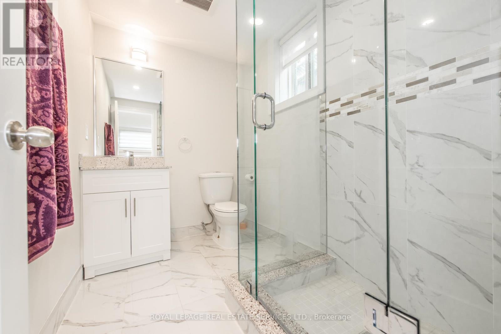 1204 Argreen Road, Mississauga, ON - Indoor Photo Showing Bathroom