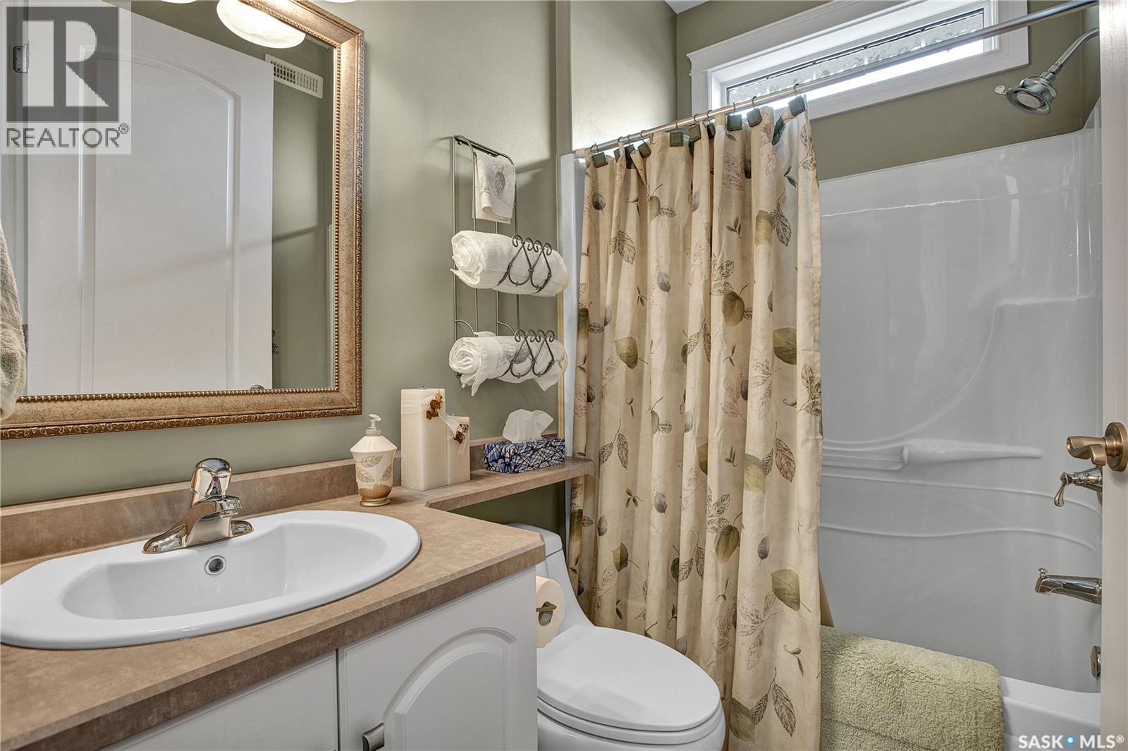 910 Roth Terrace, Rosthern, SK - Indoor Photo Showing Bathroom
