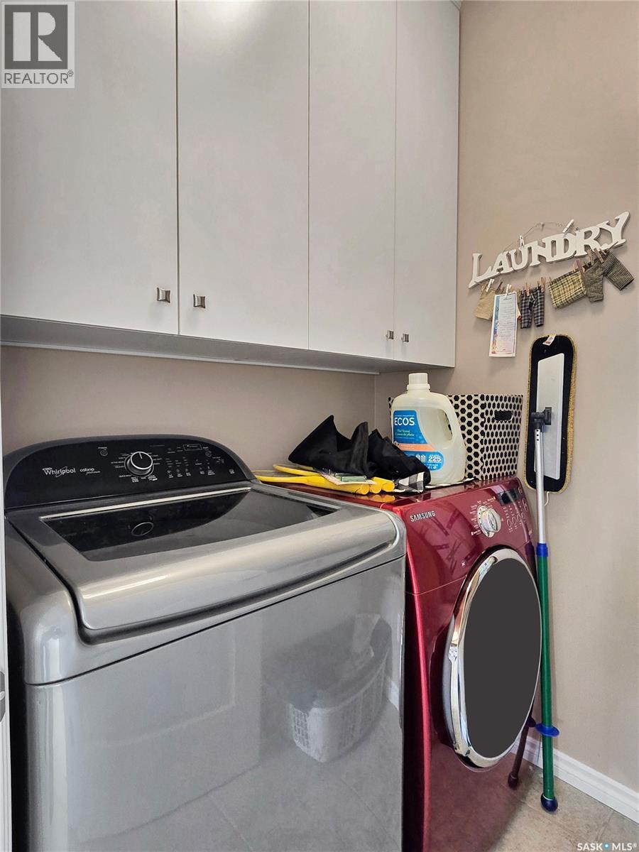 910 Roth Terrace, Rosthern, SK - Indoor Photo Showing Laundry Room