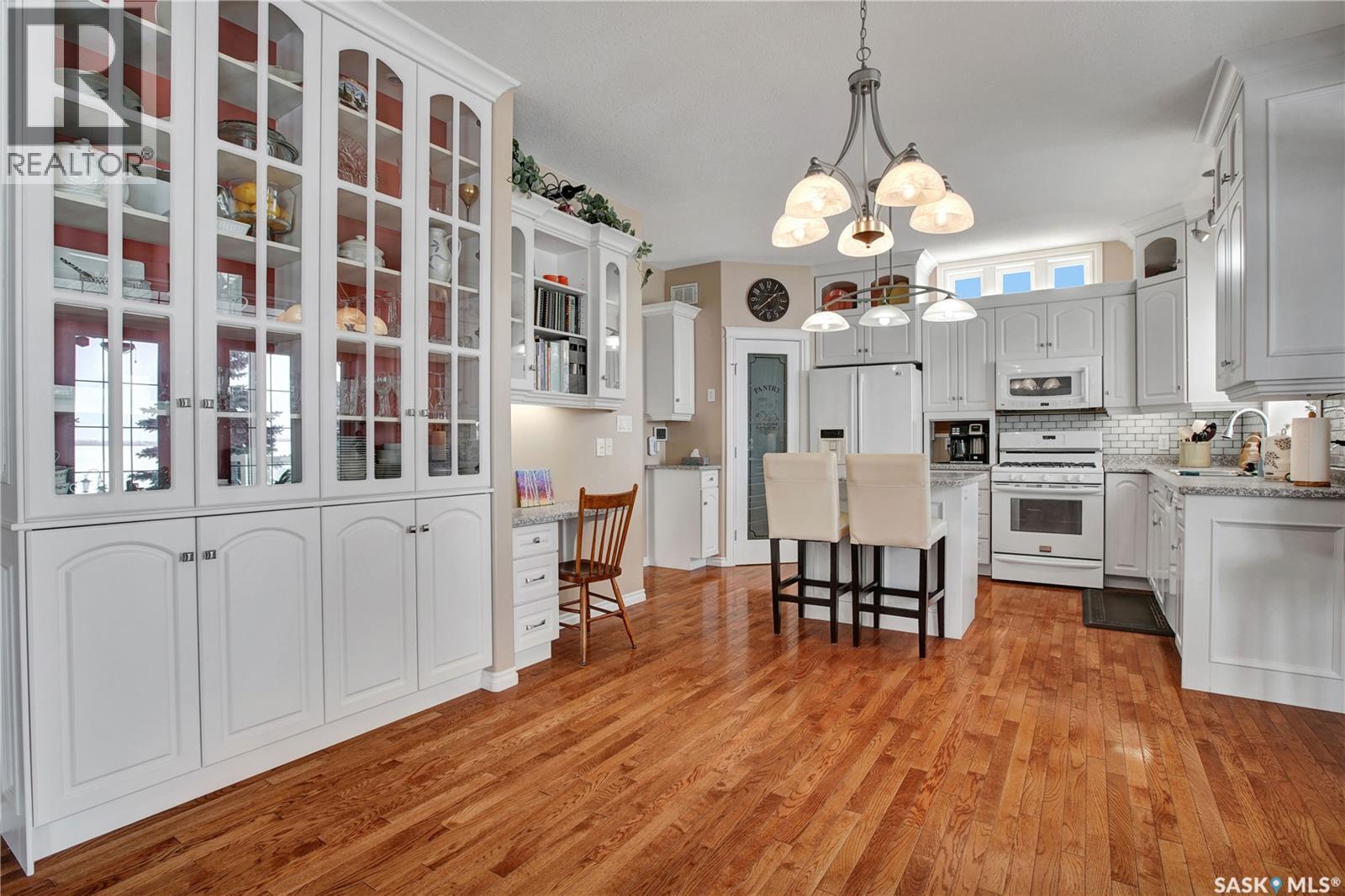 910 Roth Terrace, Rosthern, SK - Indoor Photo Showing Kitchen