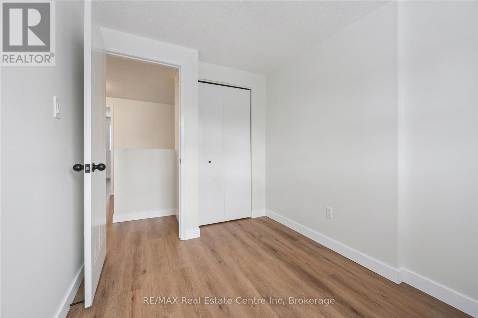 896 Elgin Street N, Cambridge, ON - Indoor Photo Showing Other Room