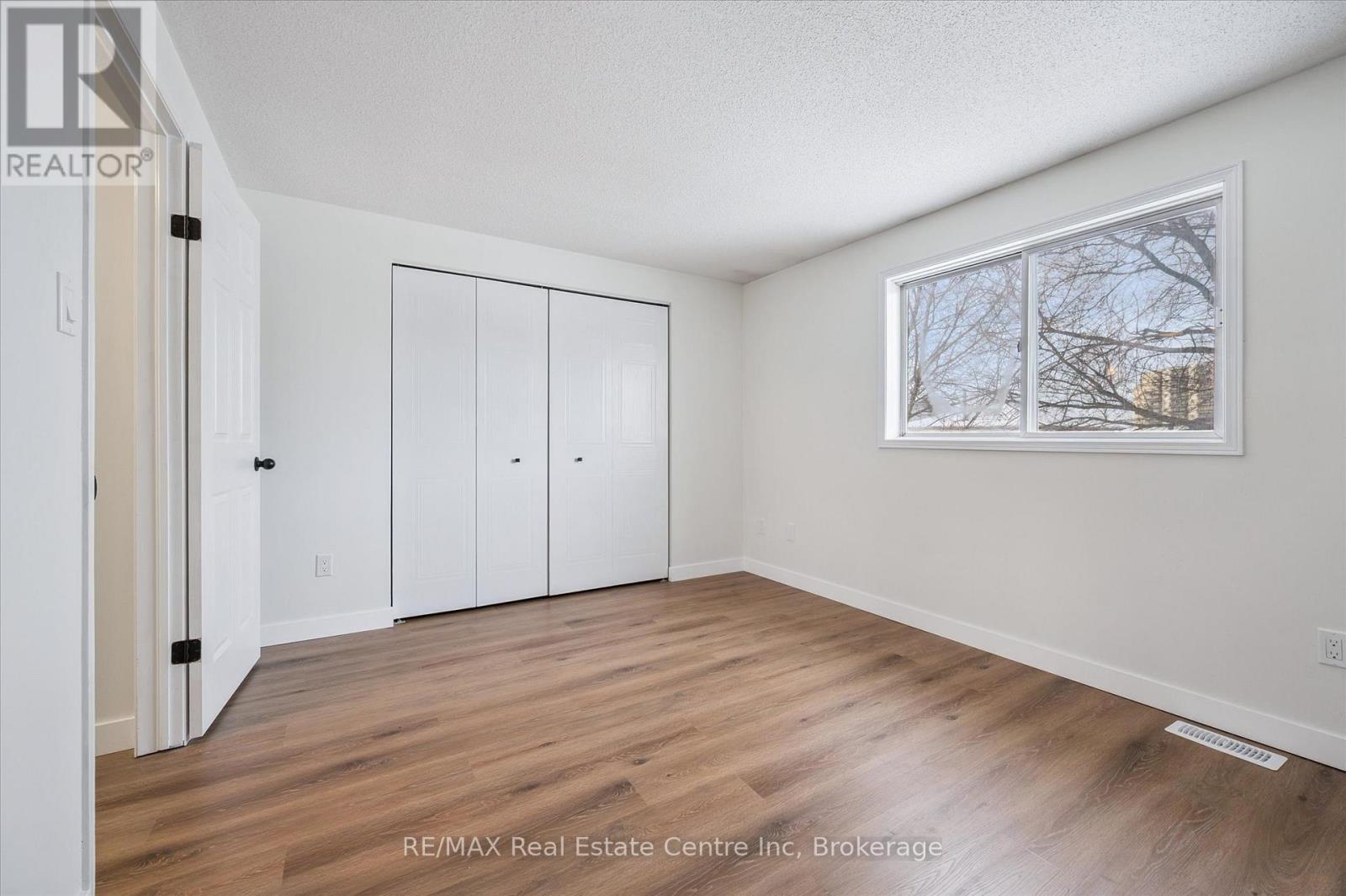 896 Elgin Street N, Cambridge, ON - Indoor Photo Showing Other Room