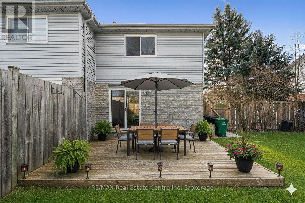 896 Elgin Street N, Cambridge, ON - Outdoor