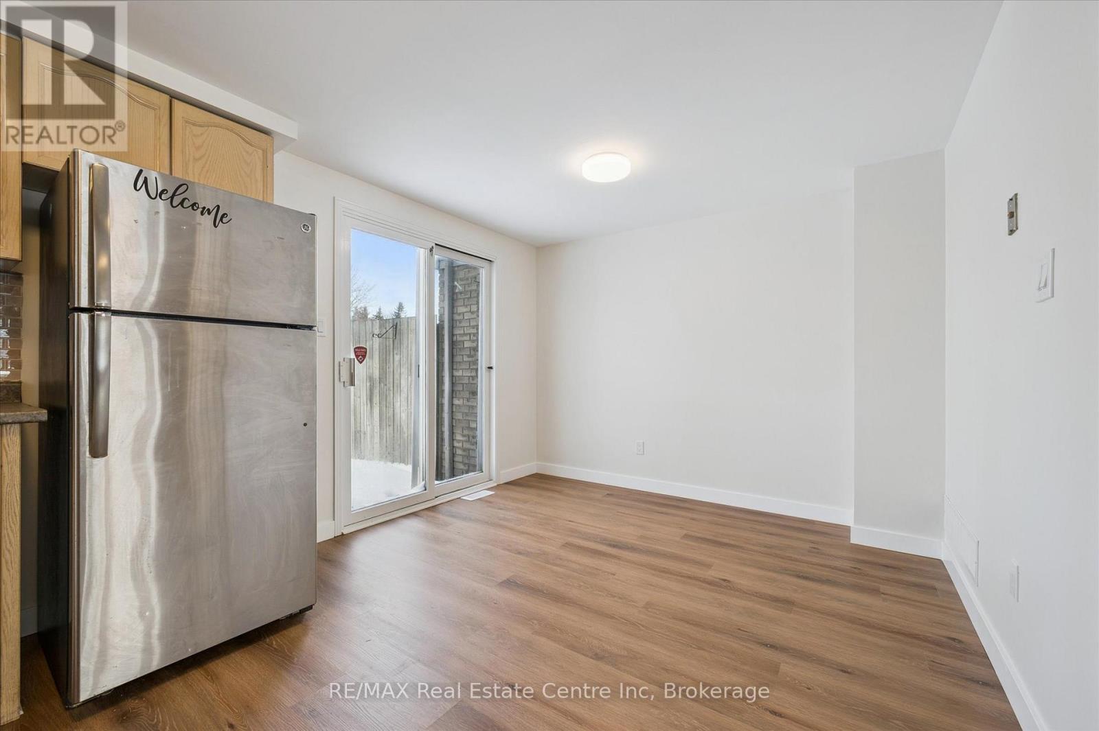 896 Elgin Street N, Cambridge, ON - Indoor Photo Showing Other Room