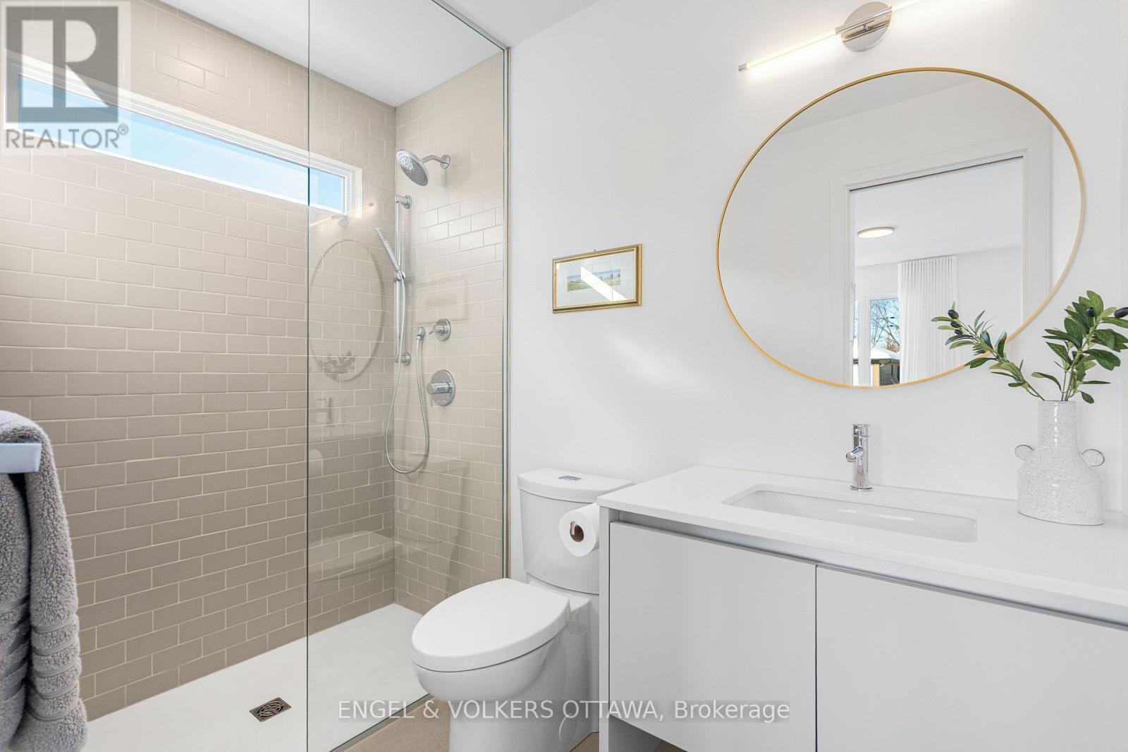 508 Roosevelt Avenue, Ottawa, ON - Indoor Photo Showing Bathroom