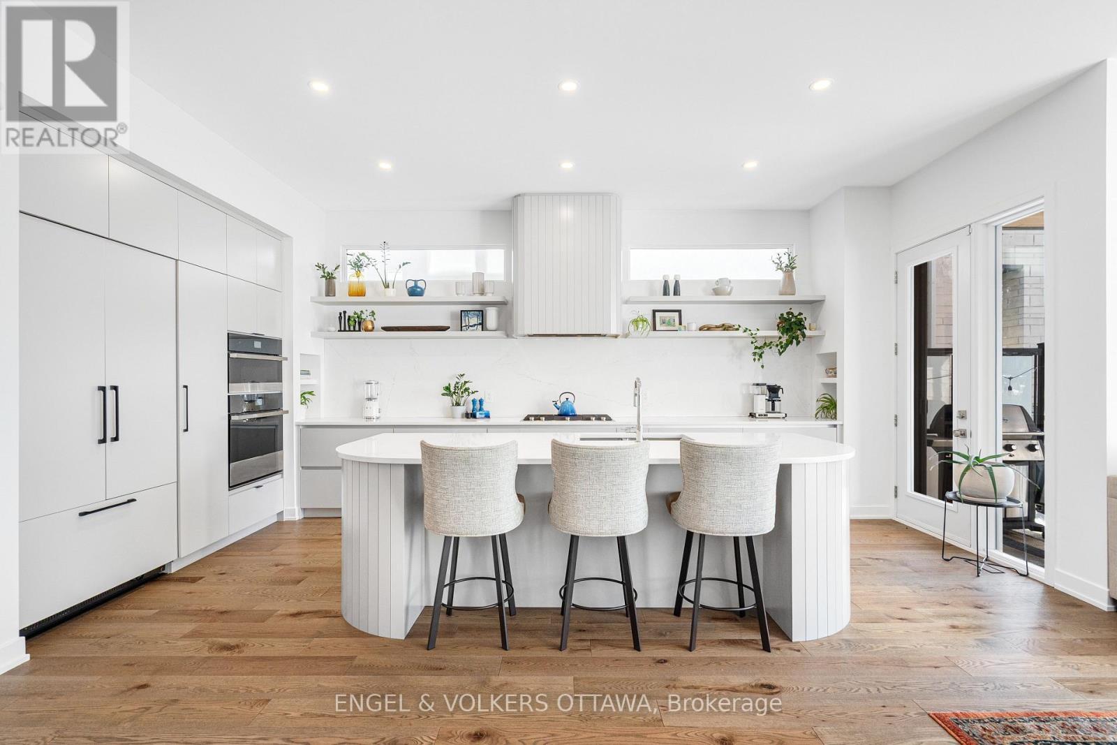 508 Roosevelt Avenue, Ottawa, ON - Indoor Photo Showing Kitchen With Upgraded Kitchen