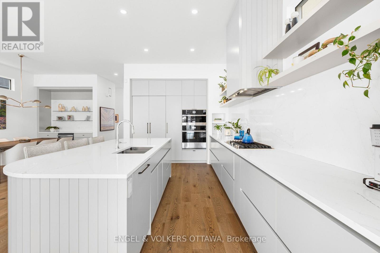 508 Roosevelt Avenue, Ottawa, ON - Indoor Photo Showing Kitchen With Upgraded Kitchen