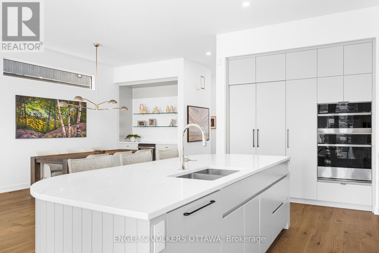 508 Roosevelt Avenue, Ottawa, ON - Indoor Photo Showing Kitchen With Double Sink With Upgraded Kitchen