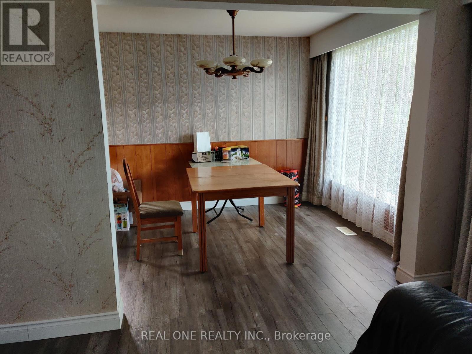 Upper - 9 Lisburn Crescent, Toronto, ON - Indoor Photo Showing Other Room