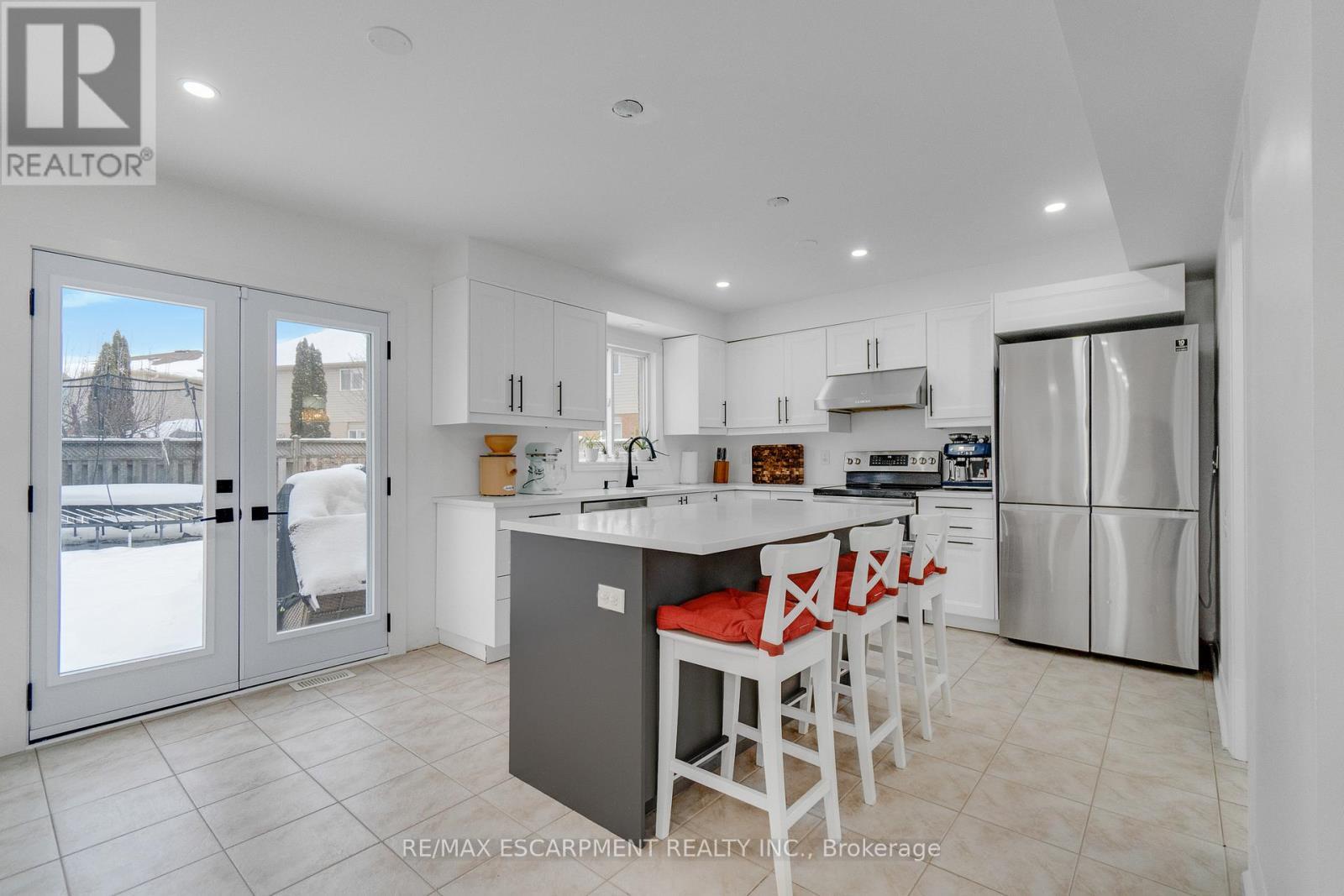 191 Hawkswood Trail, Hamilton, ON - Indoor Photo Showing Kitchen With Stainless Steel Kitchen