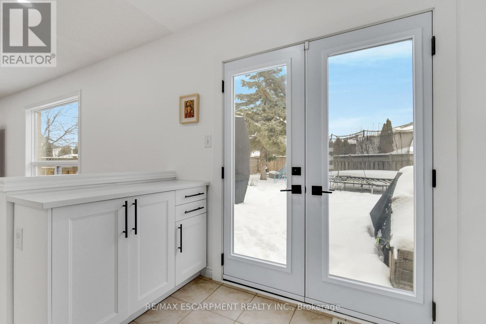 191 Hawkswood Trail, Hamilton, ON - Indoor Photo Showing Other Room