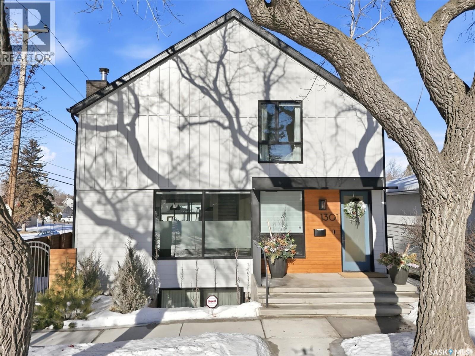 1301 11Th Street E, Saskatoon, SK - Outdoor