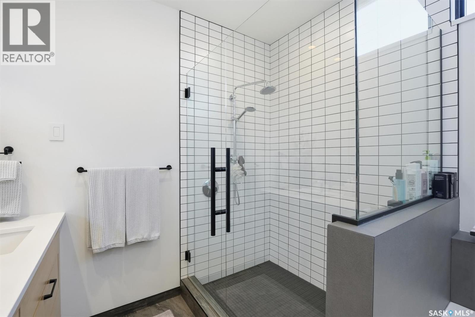 1301 11Th Street E, Saskatoon, SK - Indoor Photo Showing Bathroom