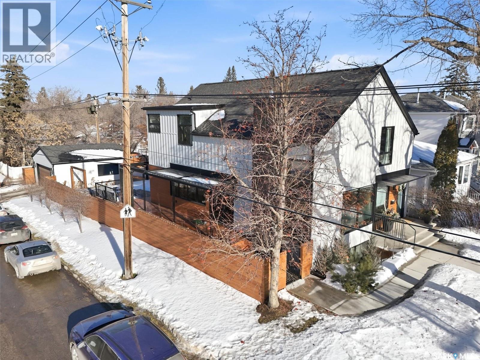 1301 11Th Street E, Saskatoon, SK - Outdoor With Deck Patio Veranda